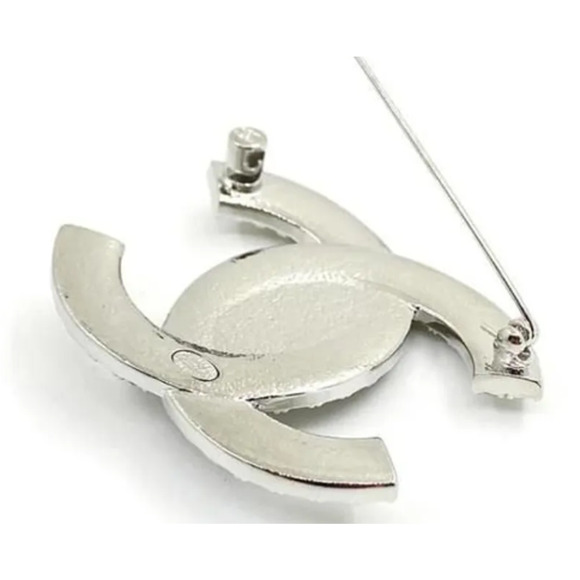 Chanel Interlocking CC Silver Turnlock CZ Brooch Autumn 2022 (CCXX039) - Picture 4 of 6